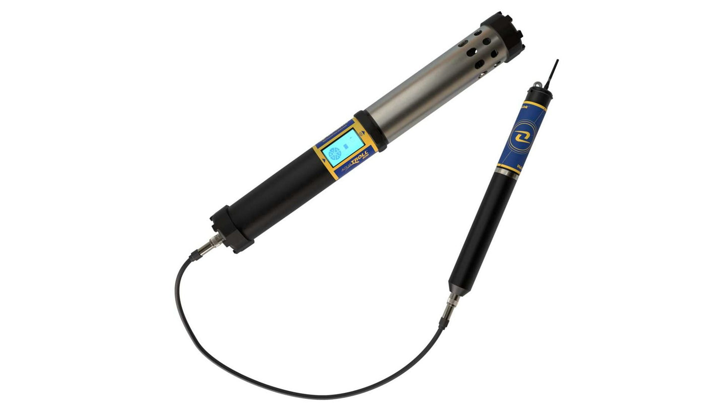 Aqua TROLL 800 Multiparameter Sonde connected to the Vulink using Rugged Twist-Lock Cable